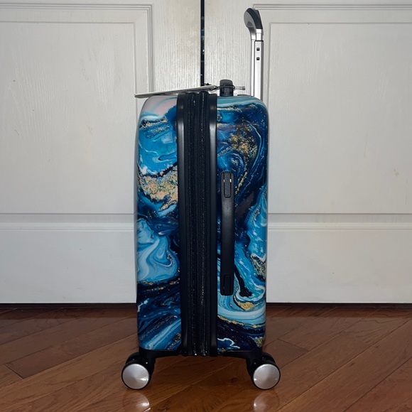 IT Luggage Bags It Luggage Sheen Metalik Hardside Spinner Carry On